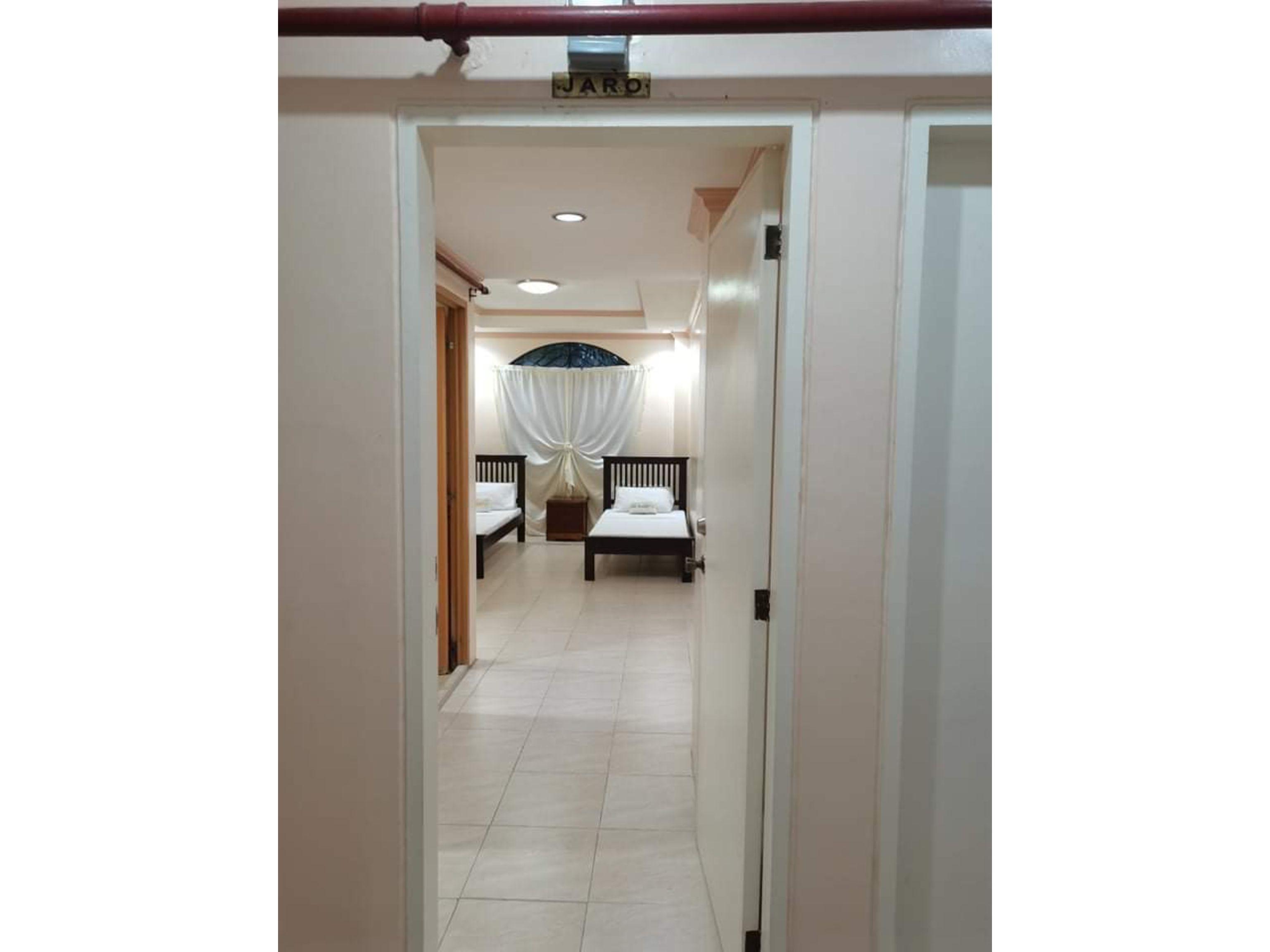 Oyo 799 Ddd Habitat Iloilo Hotel Exterior foto