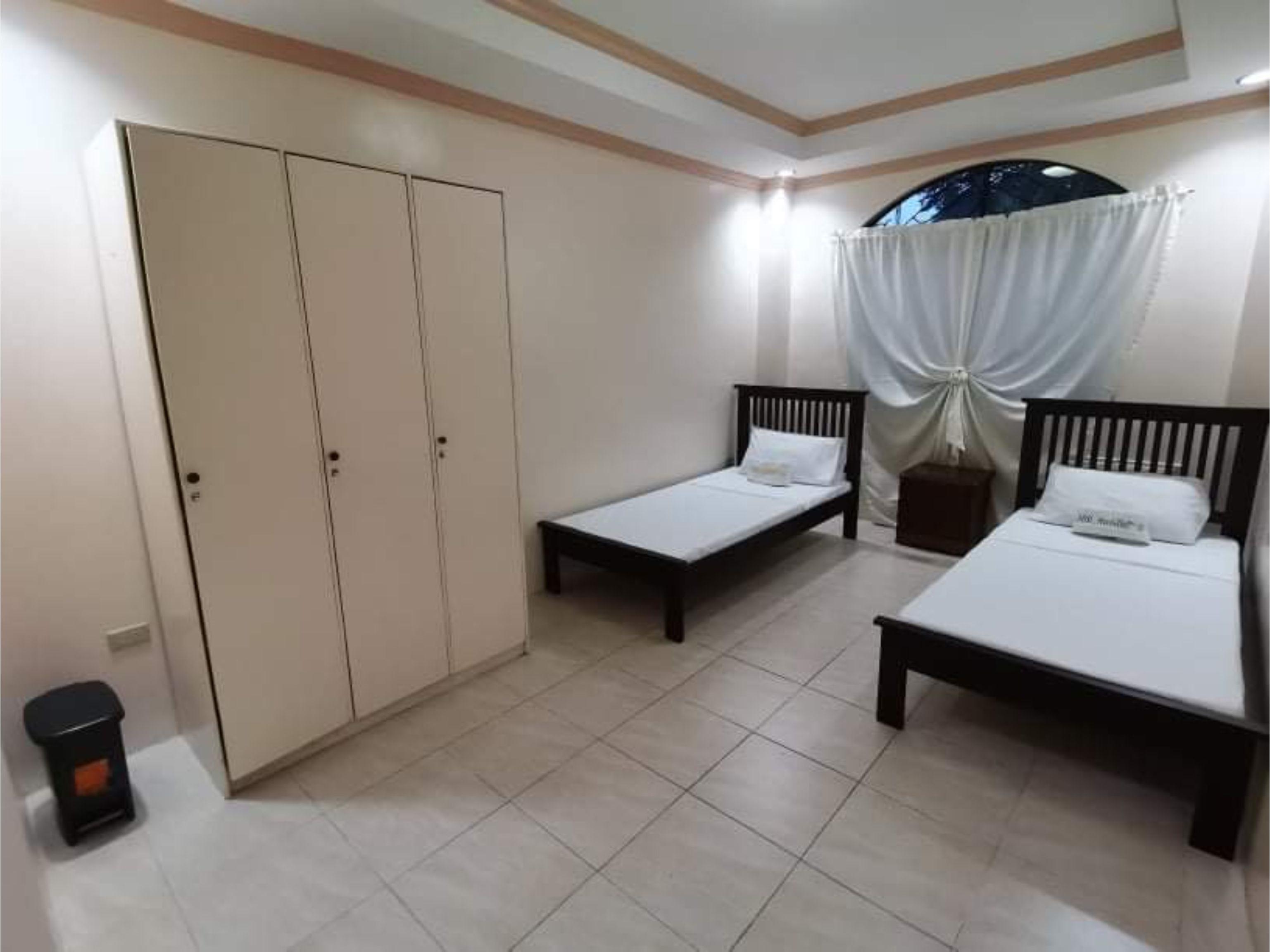Oyo 799 Ddd Habitat Iloilo Hotel Exterior foto