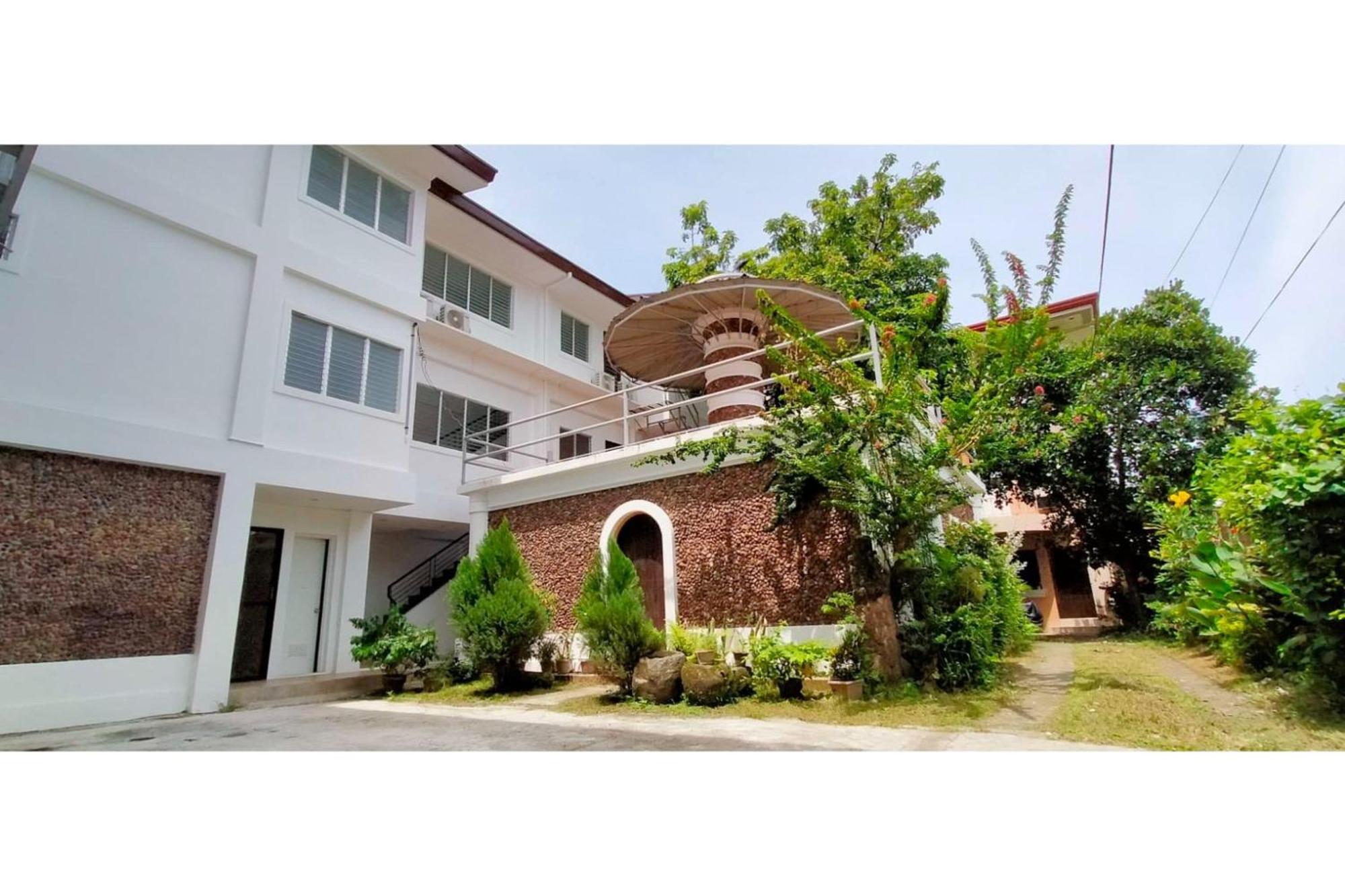 Oyo 799 Ddd Habitat Iloilo Hotel Exterior foto